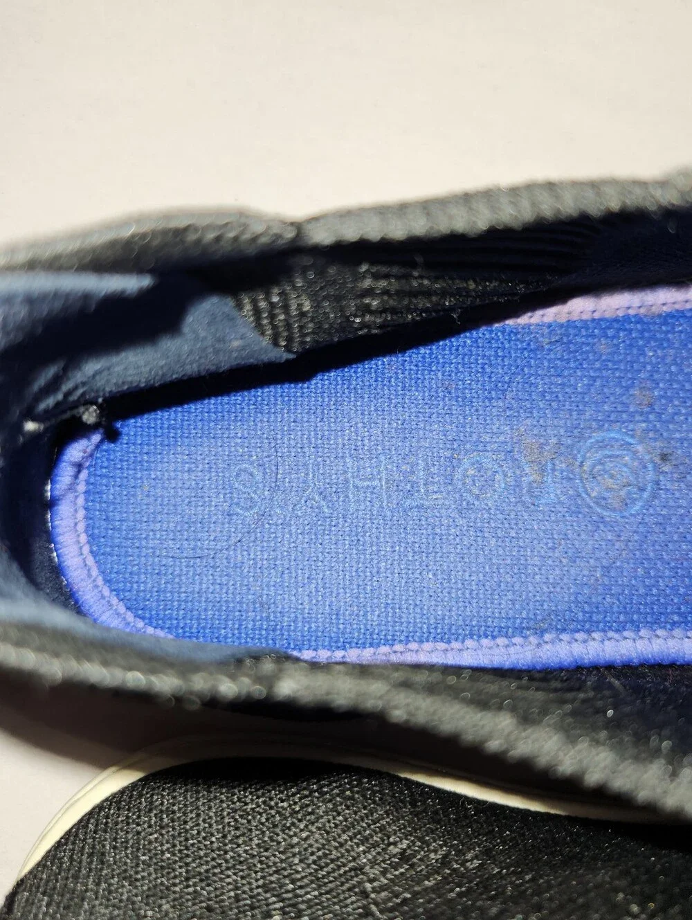 Rothys Black Chelsea Sneaker Slip Ons Size 8.5